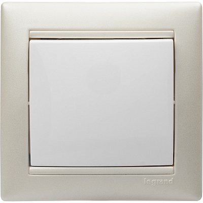 Выключатель одноклавишный белый Legrand Valena Classic 774401