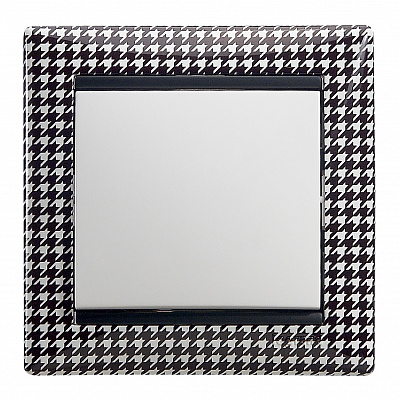 Переключатель на два направления белый Legrand Valena Classic 774406