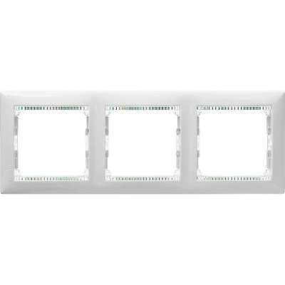 Рамка на 3 поста белая Legrand Valena Classic 774463