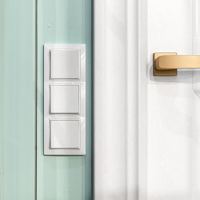 Выключатель одноклавишный проходной Werkel W1112001 белый a051111