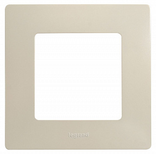 Рамка для розетки на 1 пост слоновая кость Legrand Etika 672511