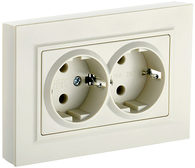Розетка двойная с заземлением и защитными шторками IEK Brite РСш12-3-БрКр бежевый BR-R24-16-K10-F