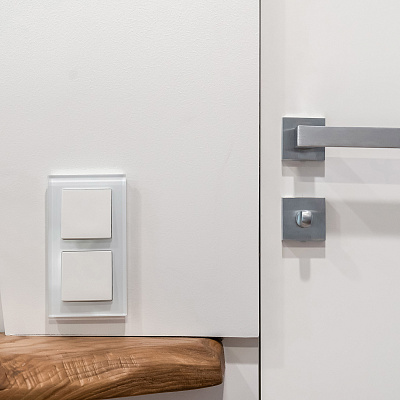 Выключатель одноклавишный проходной Werkel W1112001 белый a051111