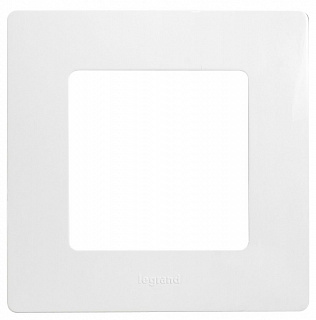 Рамка для розетки на 1 пост белая Legrand Etika 672501