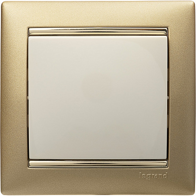 Выключатель одноклавишный бежевый Legrand Valena Classic 774301