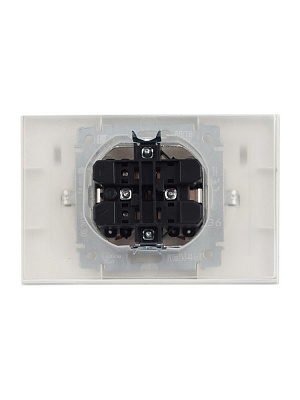 Розетка двойная с крышкой IEK Brite РСбш12-3-44-БрЖ жемчуг BR-R26-16-44-K36-F