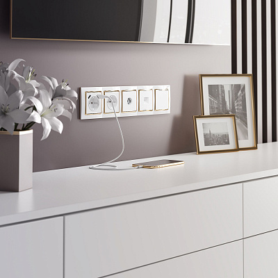 Розетка ТВ проходная Werkel белые a051116