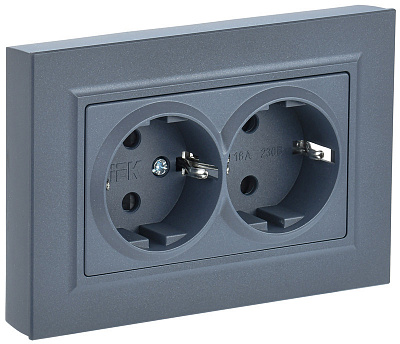 Розетка двойная с заземлением и защитными шторками IEK Brite РСш12-3-БрМ маренго BR-R24-16-K35-F