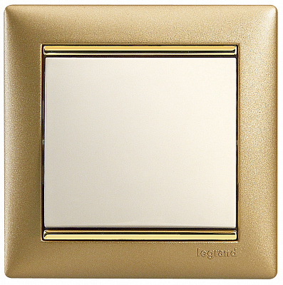 Выключатель одноклавишный бежевый Legrand Valena Classic 774301