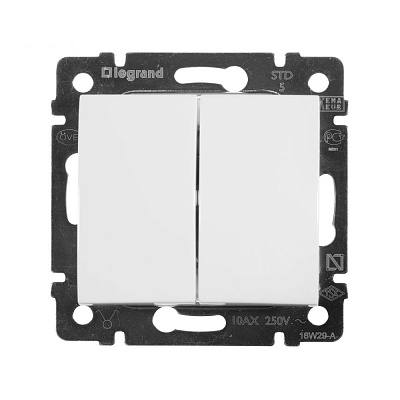 Выключатель двухклавишный белый Legrand Valena Classic 774405