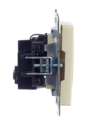 Розетка с заземлением и защитными шторками IEK Brite РС14-1-0-БрКр бежевый BR-R14-16-K10