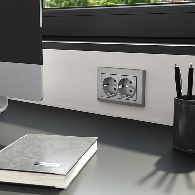 Розетка двойная с заземлением Werkel серебряный матовый a063619