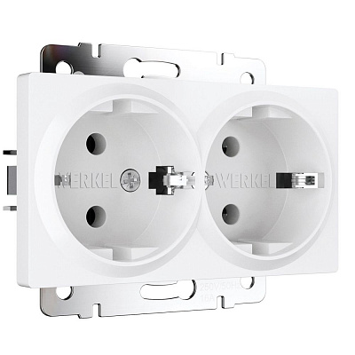 Розетка двойная с заземлением Werkel белые матовые a062410