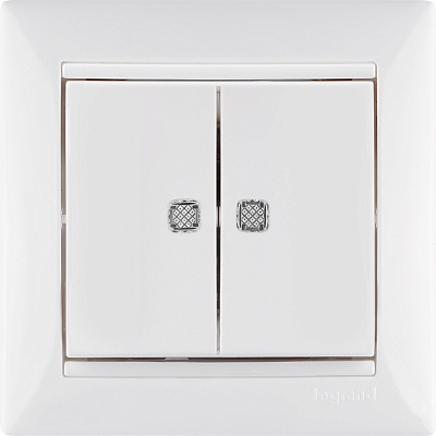 Выключатель двухклавишный с подсветкой белый Legrand Valena Classic 774428