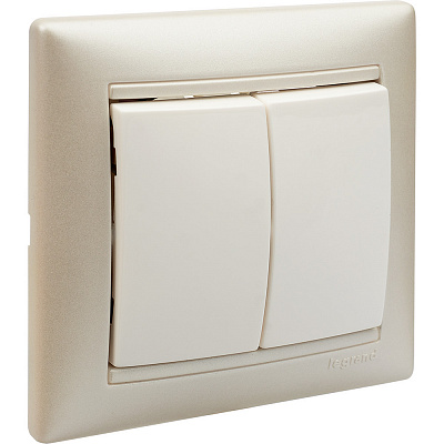 Выключатель двухклавишный белый Legrand Valena Classic 774405