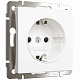 Розетка с заземлением и шторками Werkel белые матовые a059266