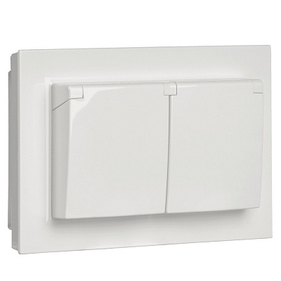 Розетка двойная с крышкой IEK Brite РСбш12-3-44-БрБ белый BR-R26-16-44-K01-F