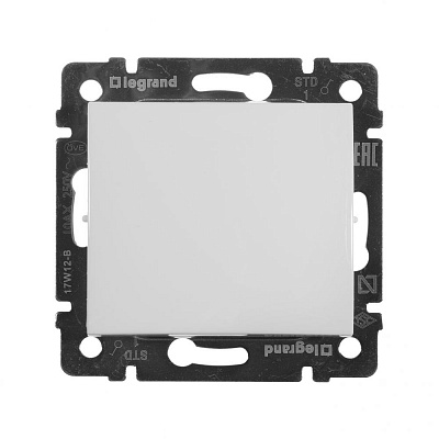 Выключатель одноклавишный белый Legrand Valena Classic 774401