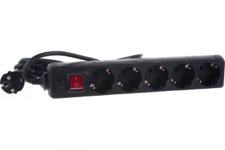 Сетевой фильтр с выключателем и заземлением 3м General Lighting Systems GPS-5-16-3x1-300-B 471004, черный