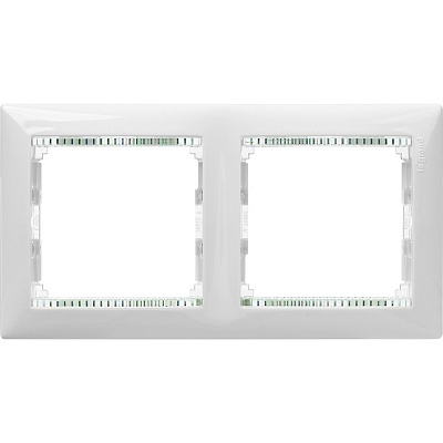 Рамка для розетки на 2 поста белая Legrand Valena Classic 774462
