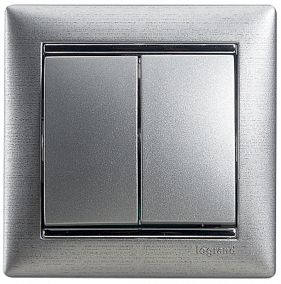 Выключатель двухклавишный алюминий Legrand Valena Classic 770105