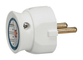 Вилка Legrand Элиум 2Р 16А белая плоская 050183
