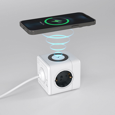 Розеточный блок 3-х местный + 3 USB и беспроводная зарядка Werkel белый a066454