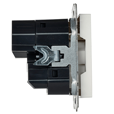 Розетка с заземлением и защитными шторками USB IEK Brite A+C 18Вт РЮш11-1-БрБ белый BR-R14-16-U22-018-K01