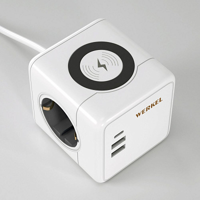 Розеточный блок 3-х местный + 3 USB и беспроводная зарядка Werkel белый a066454