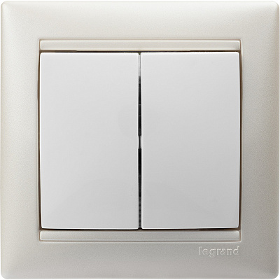 Выключатель двухклавишный белый Legrand Valena Classic 774405