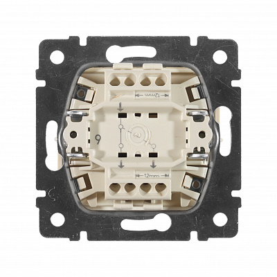 Переключатель на два направления бежевый Legrand Valena Classic 774306