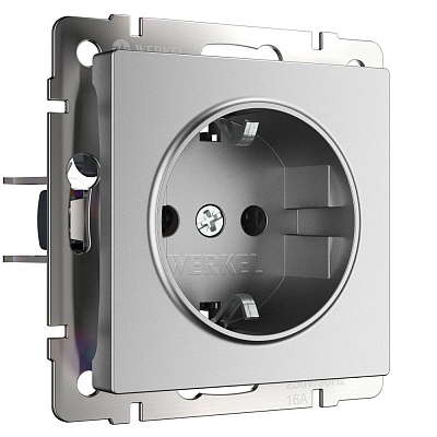 Розетка с заземлением и шторками Werkel серебряный матовый a063613