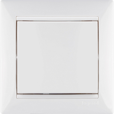 Переключатель промежуточный белый Legrand Valena Classic 774407