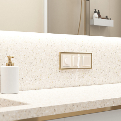 Розетка с заземлением, шторками и защитной крышкой Werkel айвори акриловый a064062