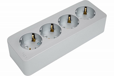 Розетка 4-м ОП Blanca 16А IP20 250В с заземл. защ. шторки с изолир. пластиной алюм. SE BLNRA011413