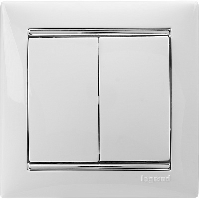 Выключатель двухклавишный белый Legrand Valena Classic 774405